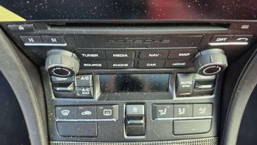 Porsche 911 Carrera 4 — photo 27