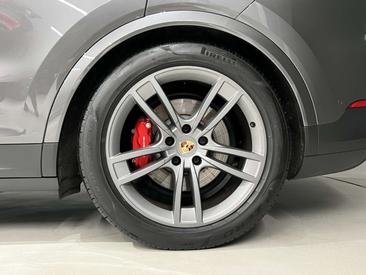 Porsche Cayenne S E-Hybrid — photo 9