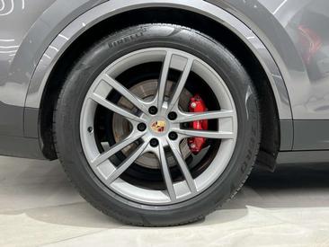 Porsche Cayenne S E-Hybrid — photo 12