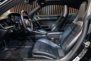 Porsche 911 Carrera 4S — photo 8