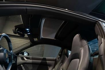 Porsche 911 Carrera 4S — photo 13
