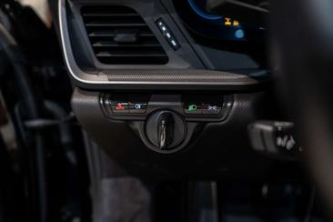 Porsche 911 Carrera 4S — photo 18