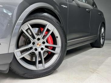 Porsche Cayenne S E-Hybrid — photo 19