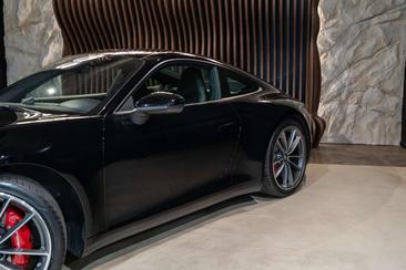 Porsche 911 Carrera 4S — photo 38