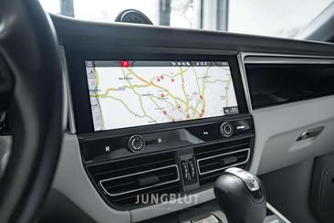 Porsche Macan I S — photo 16