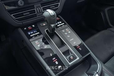 Porsche Macan I GTS — photo 10