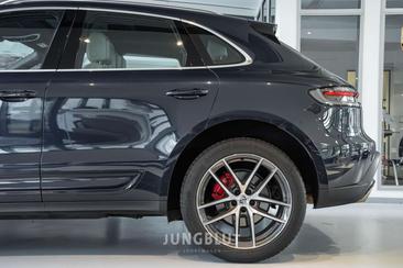 Porsche Macan I S — photo 24