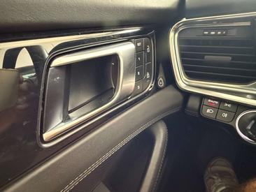 Porsche Panamera 4S — photo 16