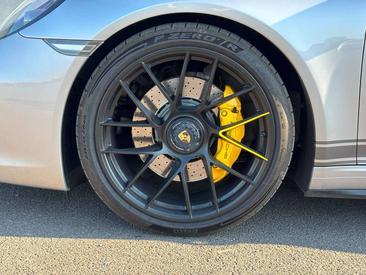 Porsche 911 Carrera GTS — photo 9
