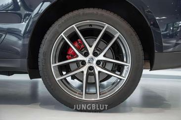 Porsche Macan I S — photo 36