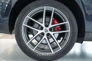 Porsche Macan I S — photo 38