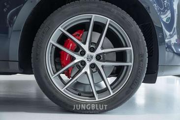 Porsche Macan I S — photo 39
