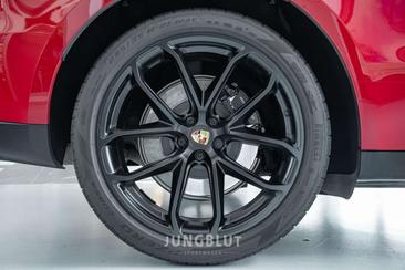 Porsche Macan I GTS — photo 34