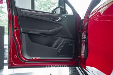 Porsche Macan I GTS — photo 36