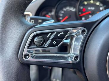 Porsche 911 Carrera GTS — photo 22