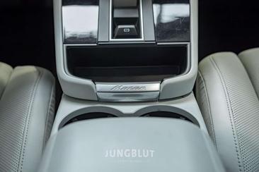 Porsche Macan I S — photo 47