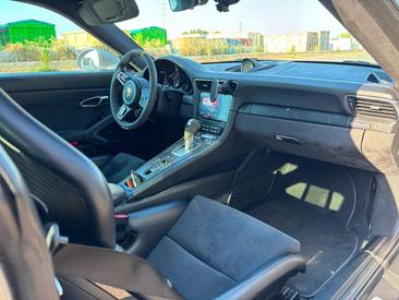 Porsche 911 Carrera GTS — photo 32