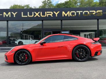 Porsche 911 Carrera 4S — photo 7