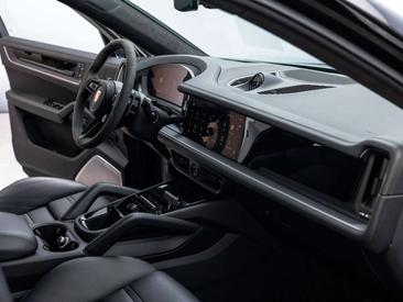 Porsche Cayenne E-Hybrid — photo 24