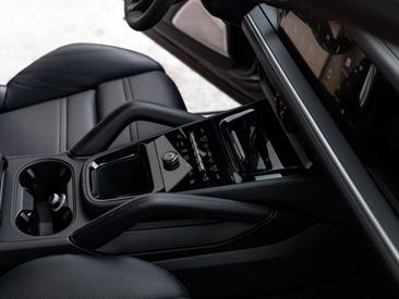 Porsche Cayenne E-Hybrid — photo 25