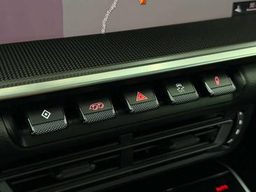 Porsche 911 Carrera 4S — photo 19