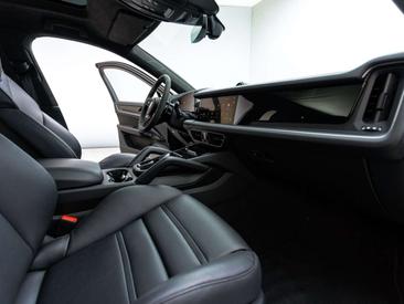 Porsche Cayenne E-Hybrid — photo 38