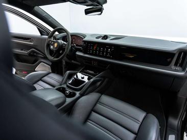 Porsche Cayenne E-Hybrid — photo 40
