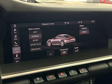 Porsche 911 Carrera 4S — photo 26