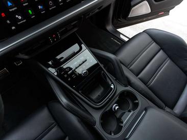 Porsche Cayenne E-Hybrid — photo 47