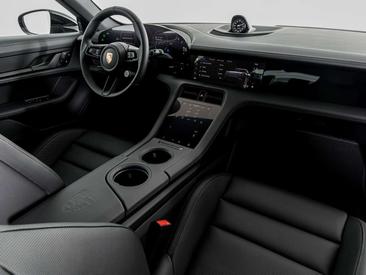Porsche Taycan — photo 4