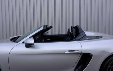 Porsche 718 Cabriolet Spyder — photo 24