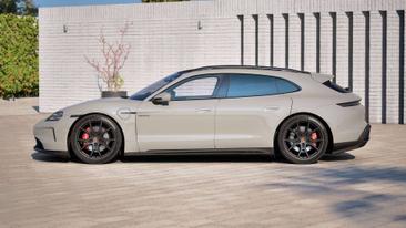 Porsche Taycan Turbo S — photo 3