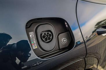 Porsche Cayenne Electric — photo 7