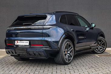 Porsche Cayenne Electric — photo 9