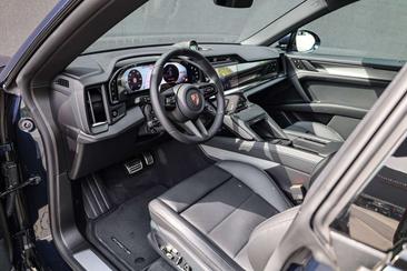 Porsche Cayenne Electric — photo 14