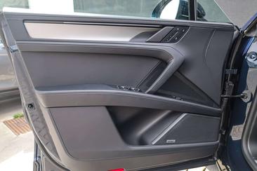 Porsche Cayenne Electric — photo 15
