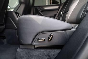 Porsche Cayenne Electric — photo 24