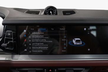 Porsche Cayenne Turbo E-Hybrid — photo 11