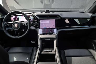 Porsche Cayenne Electric — photo 27