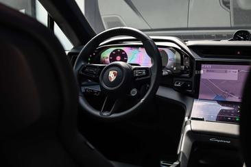 Porsche Cayenne Electric — photo 28