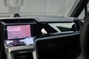 Porsche Cayenne Electric — photo 29