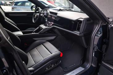 Porsche Cayenne Electric — photo 30