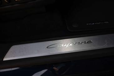 Porsche Cayenne Electric — photo 31