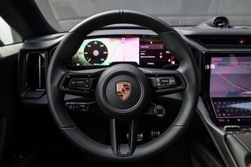 Porsche Cayenne Electric — photo 34