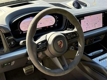 Porsche Cayenne S E-Hybrid — photo 7