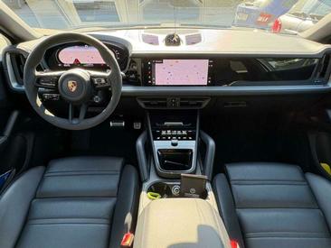 Porsche Cayenne S E-Hybrid — photo 8
