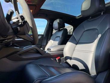 Porsche Cayenne S E-Hybrid — photo 13