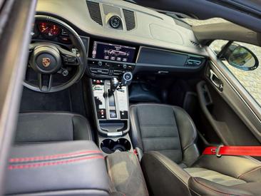 Porsche Macan I GTS — photo 10