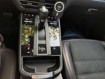 Porsche Macan I GTS — photo 20