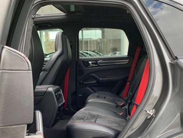 Porsche Cayenne GTS — photo 21